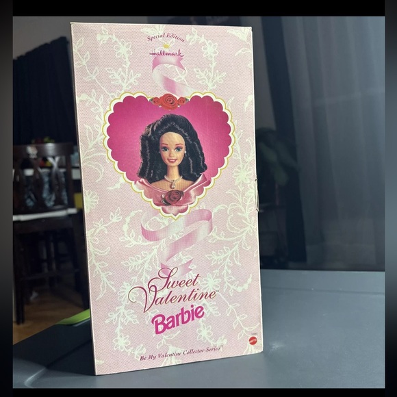 Barbie 1995 Sweet Valentine Doll By Mattel - Hallmark Special Edition - NRFB - Picture 2 of 6